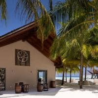 Kuredhivaru resort and spa oak lounge facada