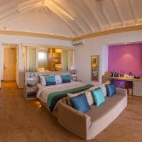 Lagoon villa with pool slide e