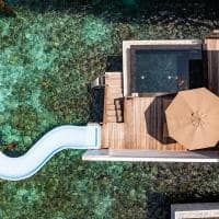Lagoon villa with pool slide f