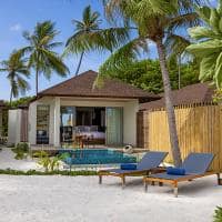 Maldivas avani beach pool villa exterior