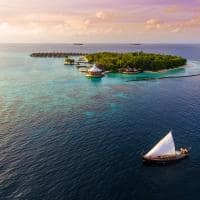 Maldivas baros aerea barco