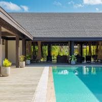 Maldivas jawakara islands spa piscina