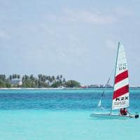 Maldivas kuda villingili resort barco vela