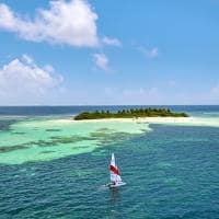 Maldivas sixsenses kanuhura catamaran