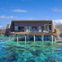 Maldivas stregis vommuli overwater suite pool