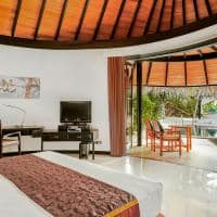 Sun siyam irufushi maldivas deluxe beach villa pool room