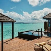 Sun siyam irufushi maldivas infinity water villa pool