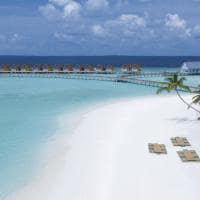 The standard Huruvalhi Maldives Vista Praia