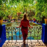 Marrocos marrakech majorelle garden mulher