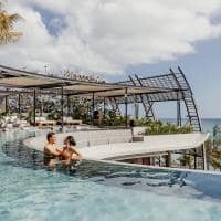 Lux grand baie bisou casal piscina