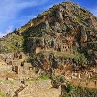 Istock vale sagrado fortaleza inca e colina do templo ollantaytambo