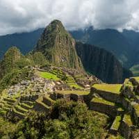Machu picchu inca ruin in clouds machu picchu historical sanctuary