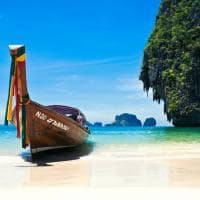 Barco praia Phuket, Tailândia