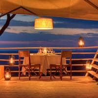 Serengeti bushtops jantar luxury tent