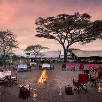 Tanzania serengeti under canvas boma por do sol