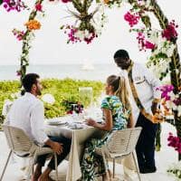 Zanzibar white sand luxury villas jantar romantico