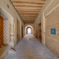 Interior de medina em Tozeur, Tunísia.