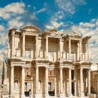 Fachada da antiga livraria Celsius em Ephesus - Turquia.