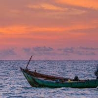 Vietna phuquoc barco pesca pordosol